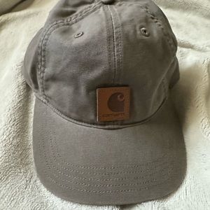 Carhartt woman gray hat, great condition used maybe ones